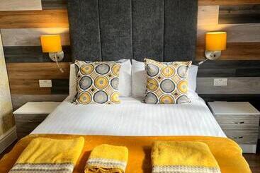 Bed and Breakfast Taldrwst Farmhouse