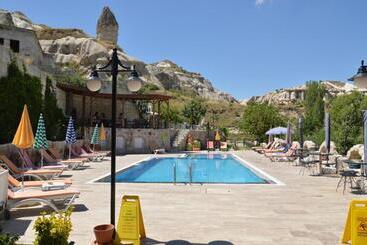 هتل Grand Elite Cave Suites