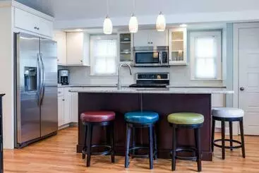 ツーリストアパートメント Beautiful & Romantic 1br Cottage