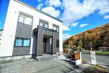 Appartamenti turistici Furano Cube Sugar 方糖民宿,步行8min到雪场,3 Brs,max 6ppl