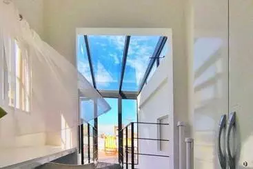ツーリストアパートメント House With Large Terrace, Jacuzzi And Gated Parking For One Car