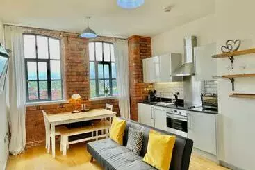 Turistihuoneistot Victorian Factory Apartment With 2 Bedrooms