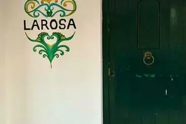 ツーリストアパートメント Villa La Rosa