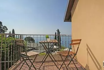 ツーリストアパートメント Fasano Home With Terrace And Lake View