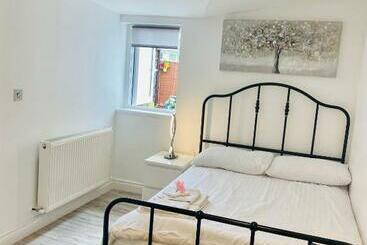 Жильё для туристов Lodge Apartment