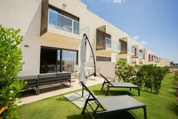 آپارتمان‌های توریست‌ها New Modern Townhouse With Great Views/3brms/3bths