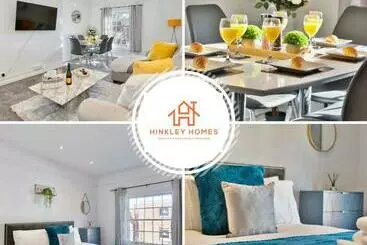 Turistihuoneistot The Highstreet Retreat   Luxurious, Central & Spacious! By Hinkley Homes Short Lets & Serviced Accom