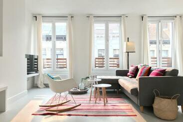 شقق خاصة سياحية Bright City Design House!