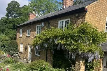 Turistihuoneistot Church End Cottage