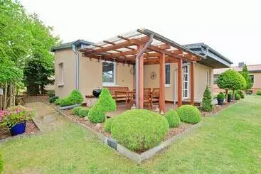 ツーリストアパートメント Ferienhaus Neustrelitz See 10971