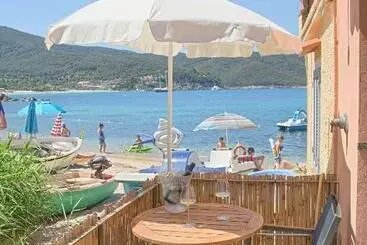 ツーリストアパートメント Oyster Beach   Direttamente Sulla Spiaggia Del Forno