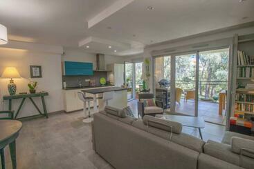 관광객 아파트 Beautiful 78m With 2 Balconies In Saint Raphaël