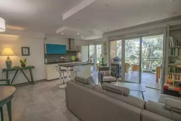 Turistihuoneistot Beautiful 78m With 2 Balconies In Saint Raphaël