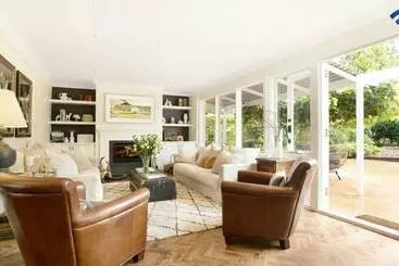 ツーリストアパートメント Eden Farm