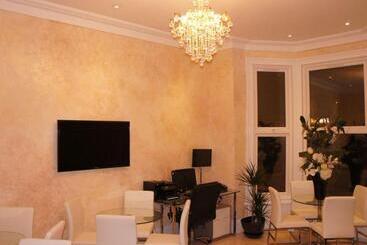 Sapphire Hotel London