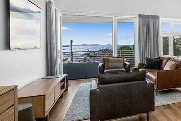 דירות לתיירים Bluehaven Woolgoolga Brand New, Ocean Views, 200m Stroll To Beach And Restaurants!