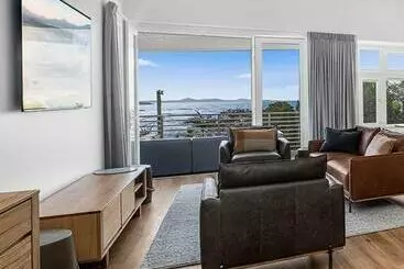 ツーリストアパートメント Bluehaven Woolgoolga   Brand New, Ocean Views, 200m Stroll To Beach And Restaurants!