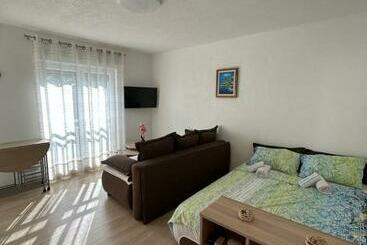 דירות לתיירים Studio Sunrise