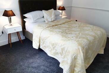 דירות לתיירים Cheerful Home Close To The City And Peak District