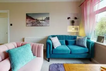 Turistlejligheder Contemporary 2 Bed Apartment With Private Garden