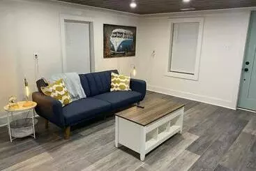 Turistihuoneistot 3 Bed 2 Bath Renovated Home Near The Lake