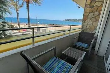 Turistihuoneistot Fully Equipped Beachfront Studio In The Heart Of The City Center