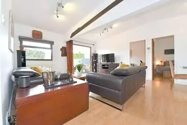 Apartaments turístics Gorgeous 3bd Cottage In The Heart Of Guildford
