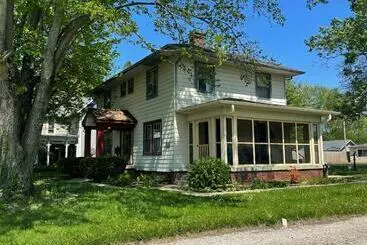 ツーリストアパートメント Historic Downtown Brownsburg Home W/charm