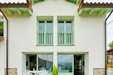 Turistihuoneistot La Chapisteria De Somao