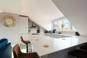 Apartaments turístics Stunning 2 Br Condo With Breathtaking Cathedral Views