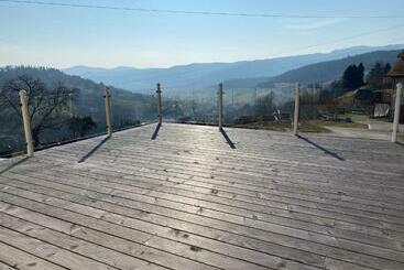 ツーリストアパートメント Au Nid Des Pies