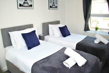 游客公寓 Contractor S Bliss  5 Bedroom House With Free Parking For 7 Guests, Super Fast Wifi  Fran Properties