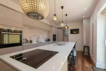 ツーリストアパートメント Large Townhouse Penarth, Cardiff