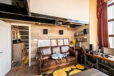 آپارتمان‌های توریست‌ها Locals Apartment House 00