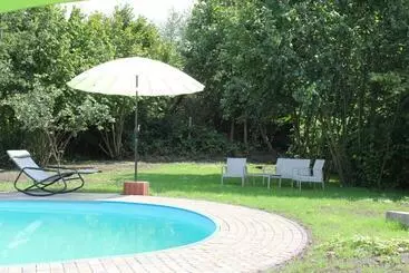 ツーリストアパートメント Villa Bademeusel