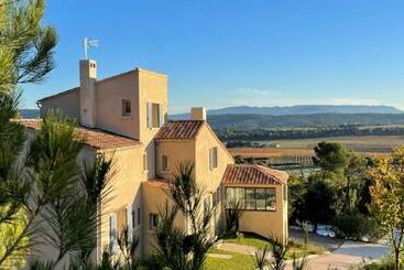 شقق خاصة سياحية L Adret De Costelongue