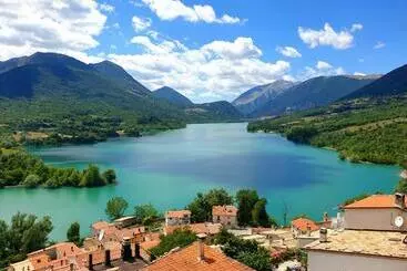 Appartamenti turistici La Porticina. Your Lake View Home