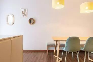 آپارتمان‌های توریست‌ها Orm  Flores Apartment