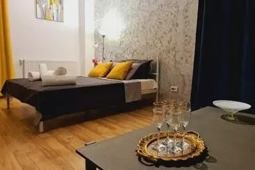 آپارتمان‌های توریست‌ها Ultracentral 5 Boutique Hotel Style Apartment. Brand New. 2 Rooms. Spacious. Free Parking