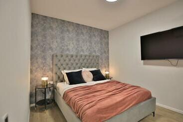 Turistihuoneistot Cozy And Stylish 1 Bedroom Apartment