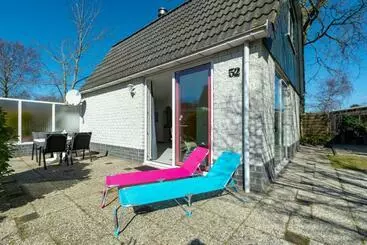 Turistihuoneistot Holiday Home With Pool By The Sea