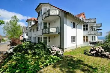 Turistihuoneistot Ferienwohnung Hafenglück, Villa Vilmblick