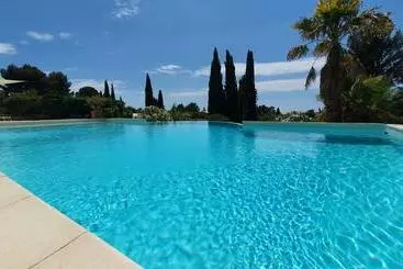 Turistihuoneistot Terres Du Baguier