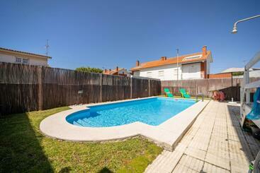 관광객 아파트 Marinhas Esposende   Moradia V4 Com Piscina Junto à Praia By House And People