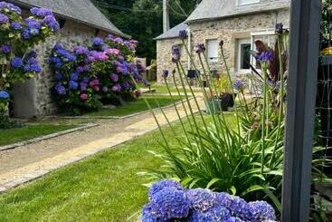 Turist apartmanları Ti An Aël   Maison à 4 Kms De La Mer Et Du Bourg Avec Spa