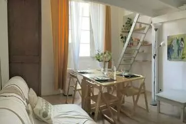 ツーリストアパートメント Studio Duplex Centre Ville Bastia