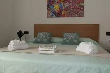 ツーリストアパートメント Yellow House Cir 12040