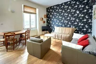 Tourist flats Apt 1 Ch   Centre Ville Vannes   Gare à Pied   Parking