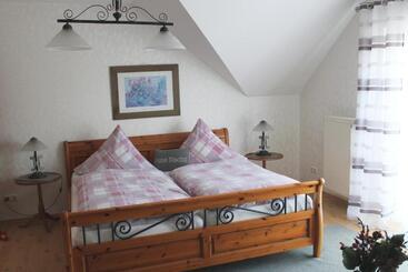 Жильё для туристов Ferienwohnung Kredig