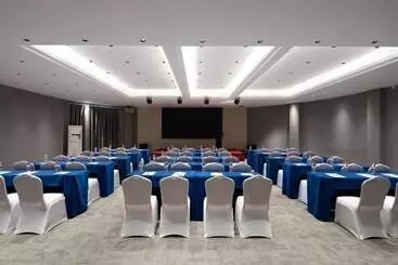 Hotel Ramada Encore By Wyndham Wuhan West